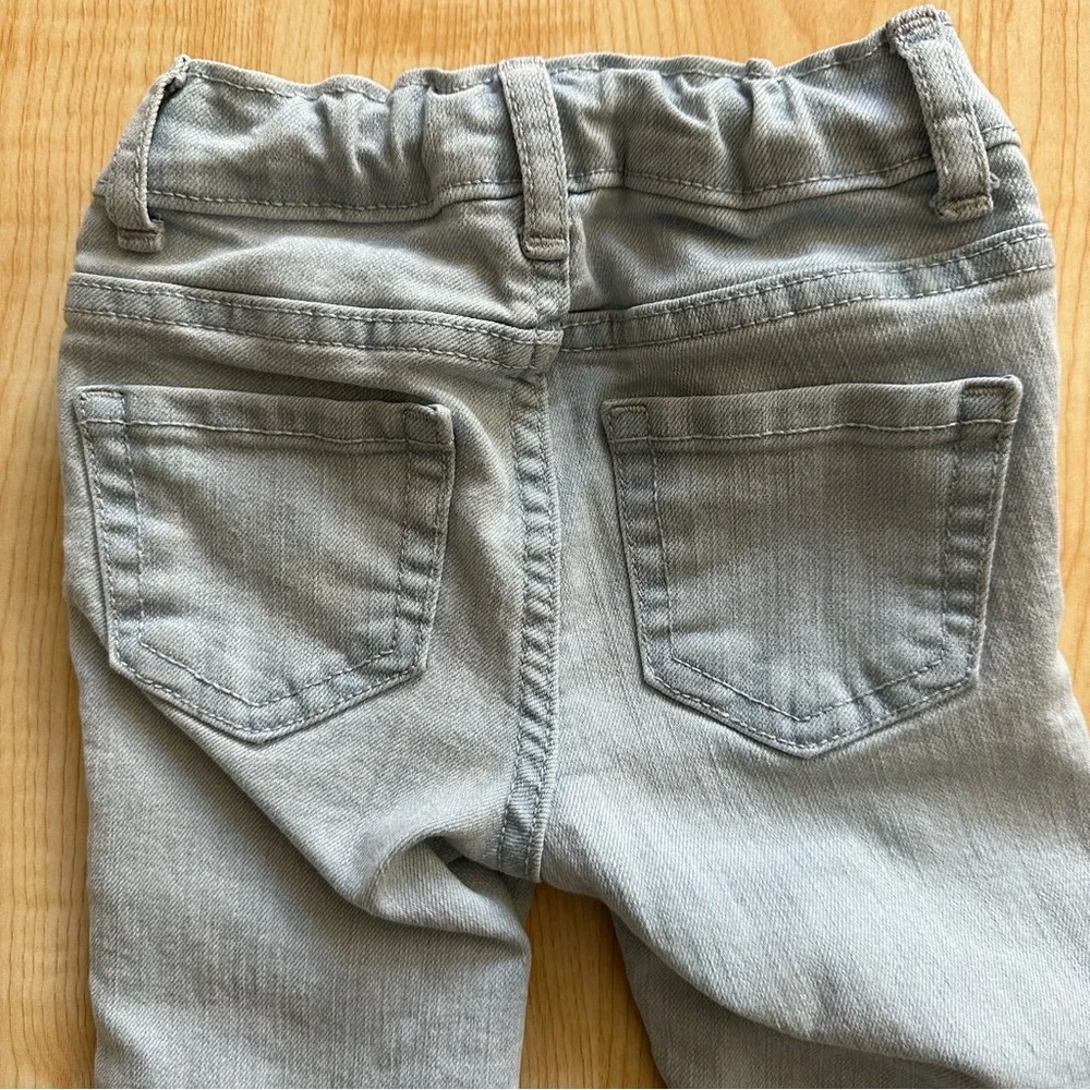 The Children’s Place Toddler Girls Basic Skinny Jeans in Sky Wash 2T Light Wash